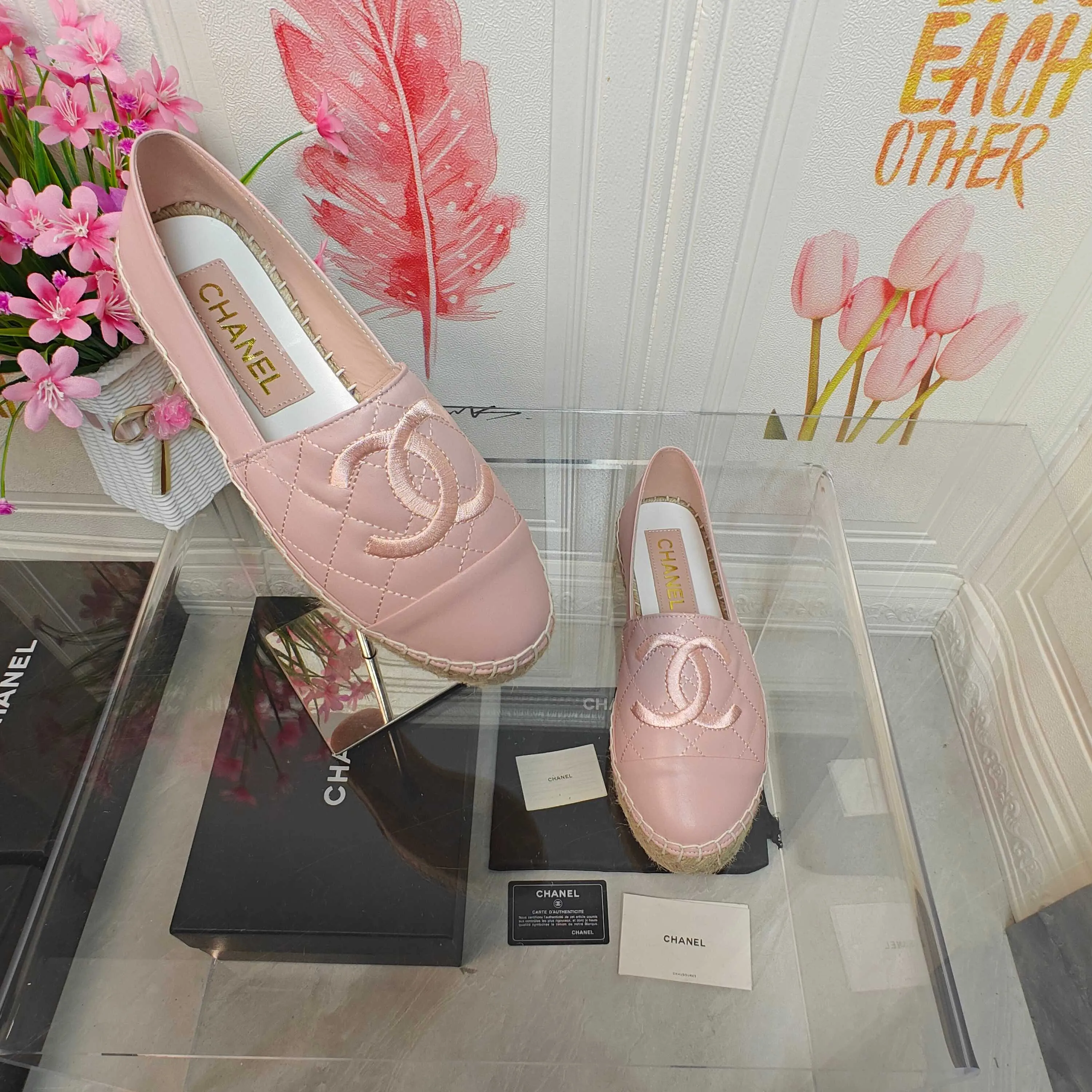 👟👟Ex-factory price 400👟👟 CHANEL 2025 early spring new fisherman shoes, top version 👏👏The inner pads are all made of original imported goatskin! Number of codes: 35 - 40 (codes 34, 41, and 42 can be customized without return or exchange) Standard codes come with a full set of packaging